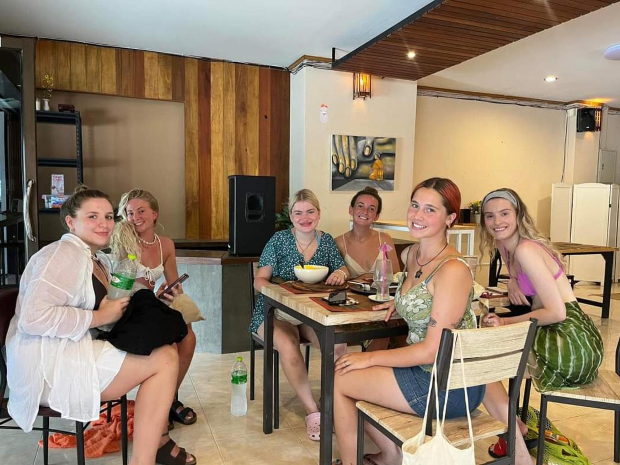 Alpha Hostel Cafe&Bar Ban Khlong Yai Exterior foto